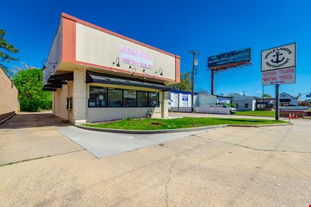 Retail space for Sale at Drive-Through QSR 1,300 SF on Brainerd Road in Chattanooga in Chattanooga