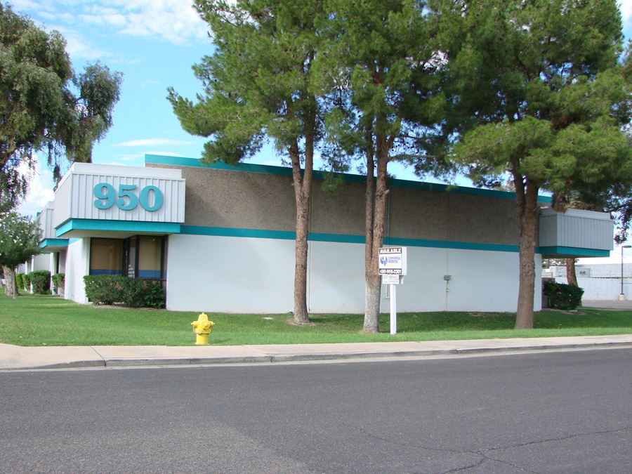 950 W Birchwood Ave