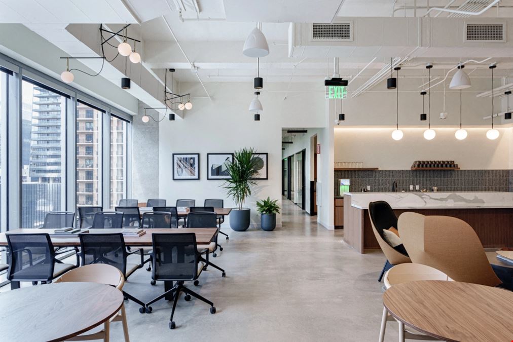 Industrious - Indy by Industrious Met Square