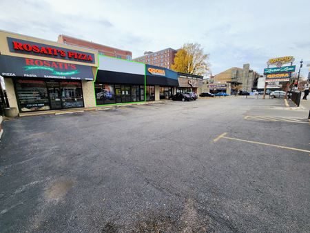 Retail space for Rent at Lincoln Park | Strip Center for LEASE in Chicago