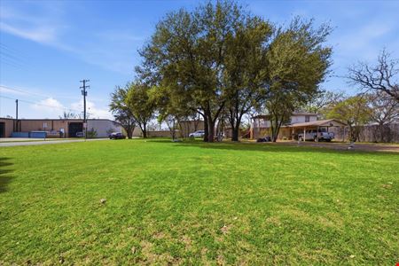 Mixed Use space for Sale at 307 N Britain Rd in Irving