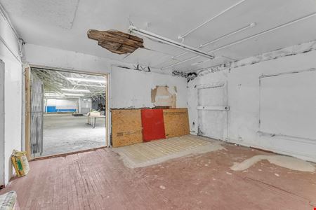 16,253 SF Industrial Building // 0.55 Acres // Available For Sale or Lease