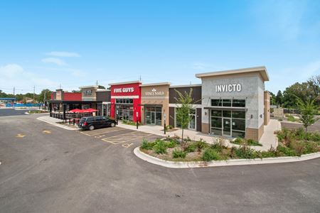 Commercial space at Mannheim & Pratt Center in Des Plaines