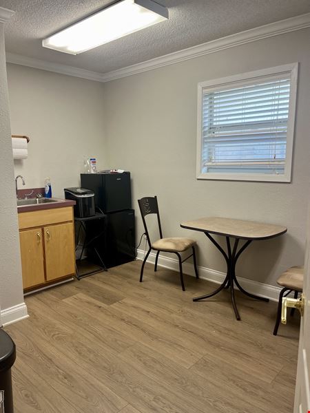 1101 S Main St, Lindale, TX