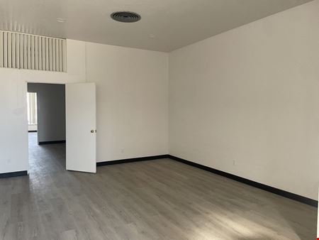 High Exposure Retail/Office Space Located on Blackstone Ave