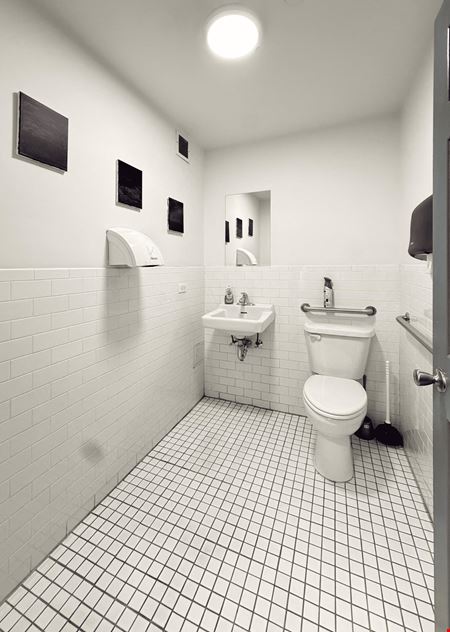 1,200 SF | 527 Court Street | Flexible Carroll Gardens Built-to-Suit 2nd Floor Office for Lease