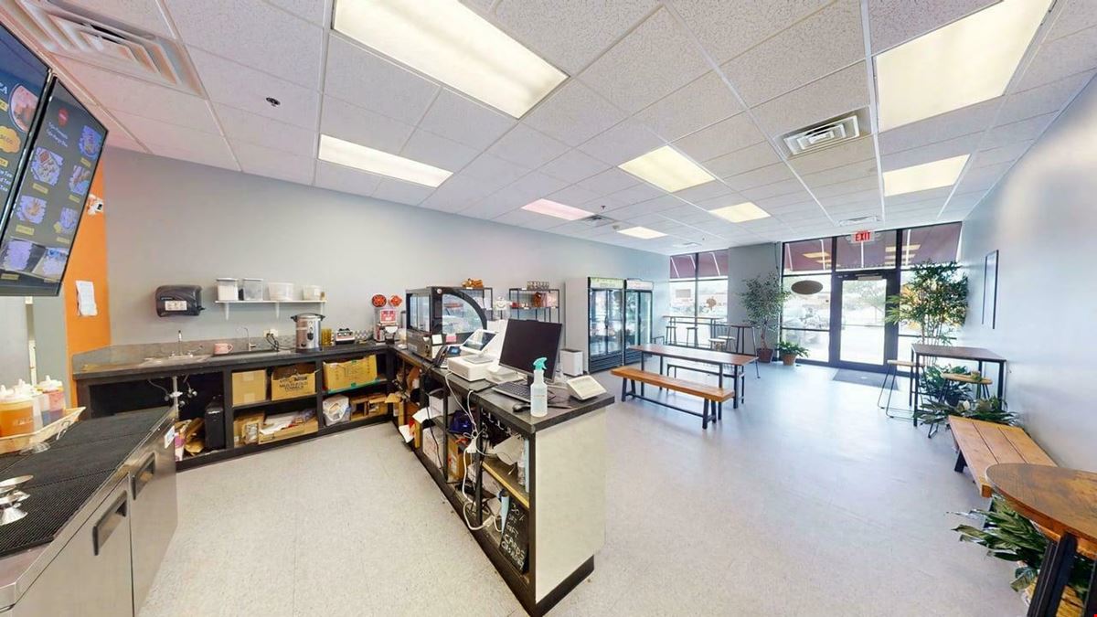 LAKESIDE PLAZA - SUBLEASE