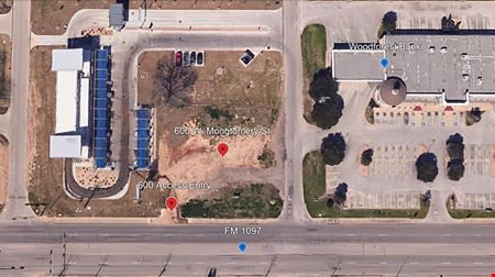 Commercial space at 600 W Montgomery St in Willis