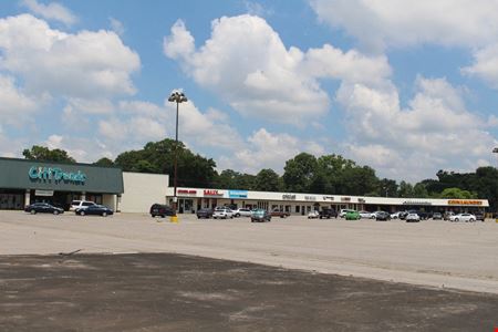 Retail space for Rent at Parkway Plaza Shopping Center in Lafayette