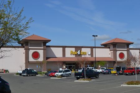 Commercial space at Northside Shopping Center in Visalia
