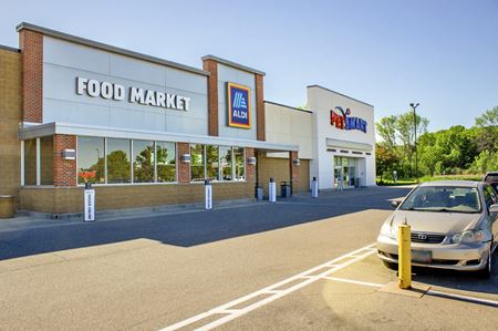Commercial space at Westlake Center in Forest Lake