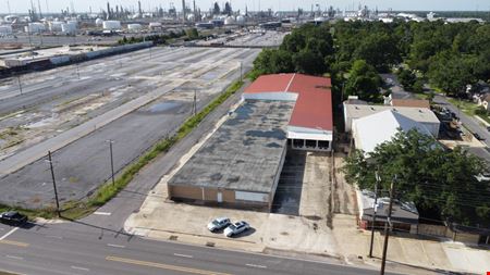±41,000 SF Warehouse Near ExxonMobil