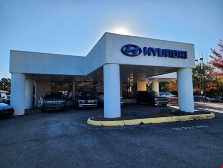 Retail space for Rent at Commercial Building with Abundant Parking for Lease in Winchester