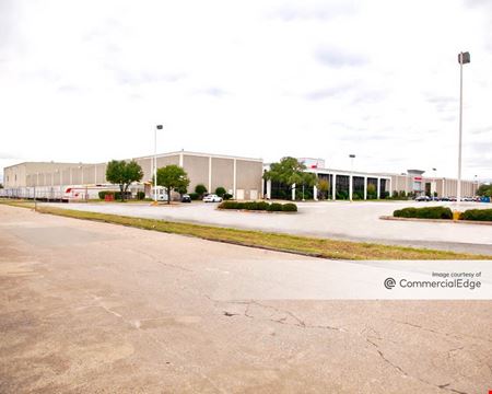 Industrial space for Rent at 14303 Inwood Road in Farmers Branch