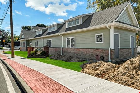 8 Montauk Highway Oakdale