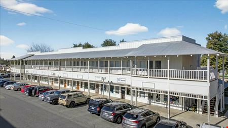 The Barnyard Shopping Center: Prime Retail Shop Space