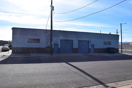 2,606 SF office/warehouse unit for lease