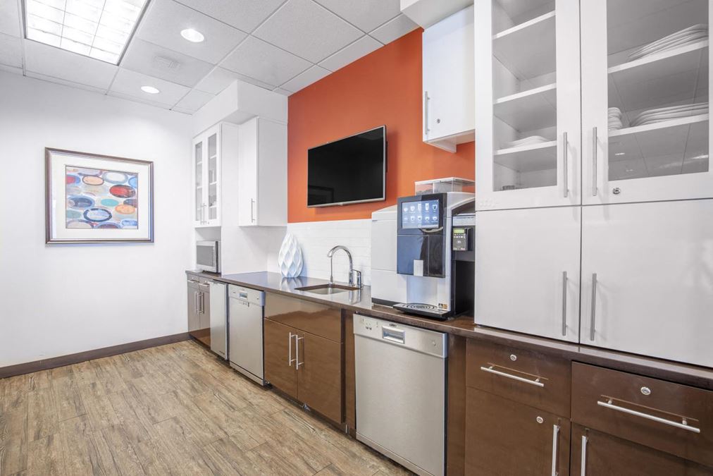 Regus - One Alliance Center