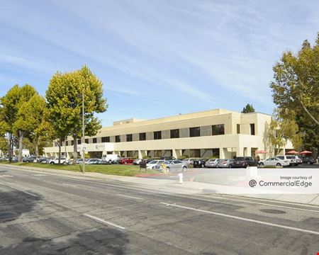 Industrial space for Rent at 350 Oakmead Pkwy in Sunnyvale