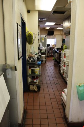 Aloma Ave Fast-Food Restaurant