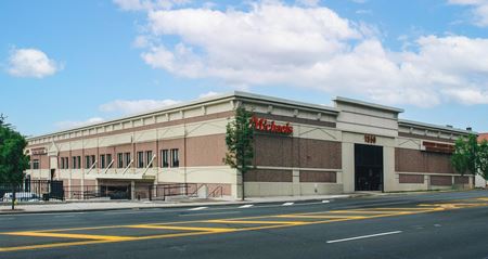 Mixed Use space for Rent at 1350 Northern Blvd in Manhasset