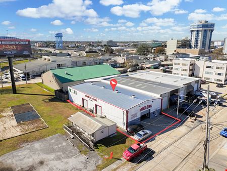 Retail space for Sale at Turn-Key Automotive Shop (Office/Warehouse) Near I-10 in Metairie