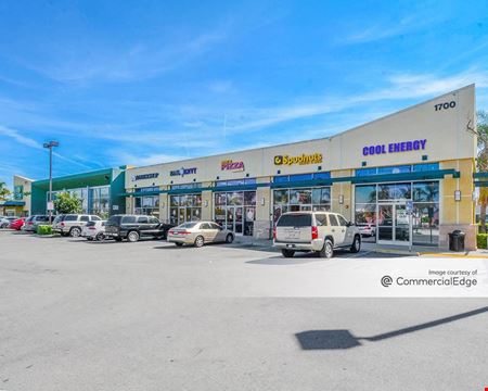 Retail space for Rent at 4751-4917 South Rose Avenue in Oxnard