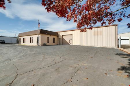 1133 W Main St – Industrial Flex/Warehouse with Yard