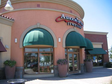 Commercial space at 4212 S Mooney Blvd in Visalia