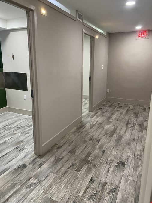 (18) DAZZLING/TURN KEY SPA, SALON/ RETAIL STORE/ 46 EAST (Midtown East)