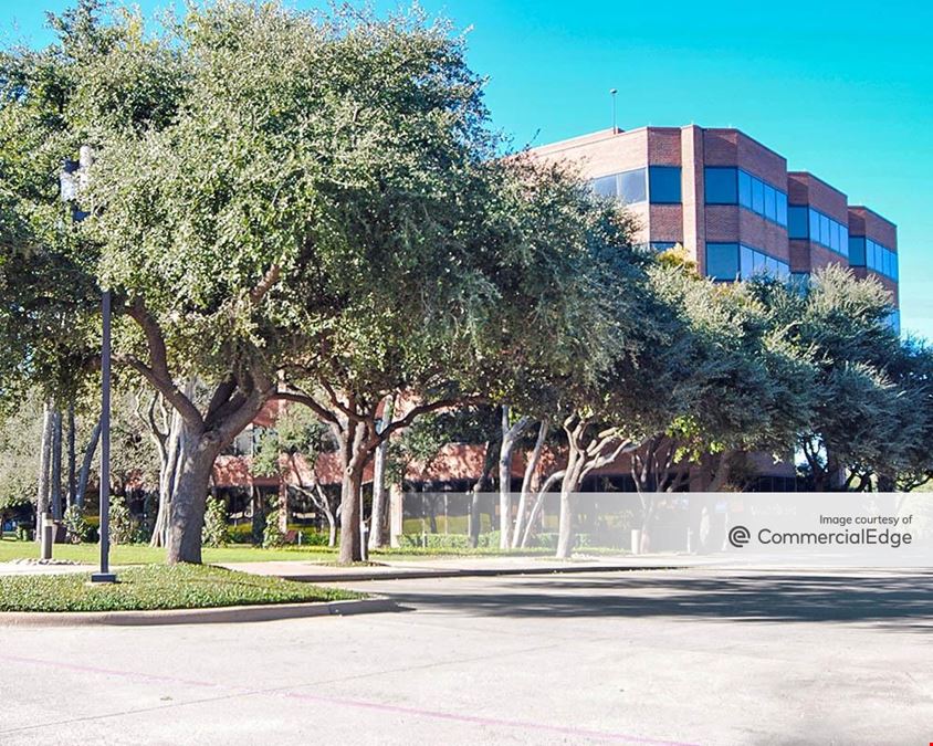 Collins Plaza