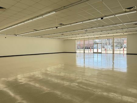 Office space for Rent at Flex/Office/Warehouse For Lease or Sale Triana Blvd. in Huntsville