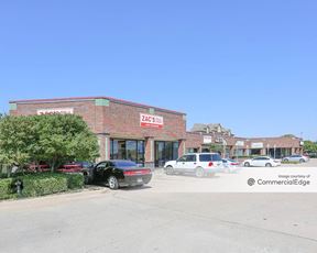 Pleasant Run Courtyard Shopping Center