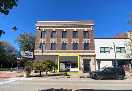 Retail space for Rent at 1603 5th Ave in Moline