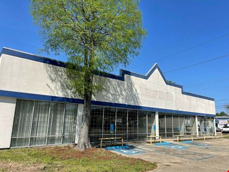 Retail space for Rent at Former Aaron's For Lease in Baton Rouge