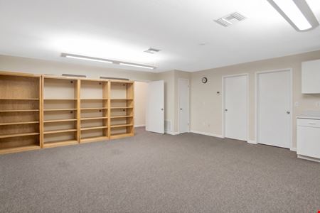 6900 W Fairfield Dr