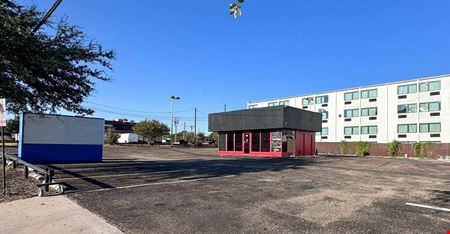 Retail space for Sale at 908 N Collins St in Arlington