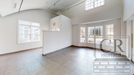 Arlington Square For Lease: 2,400 SF