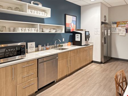 Regus - Marina Village