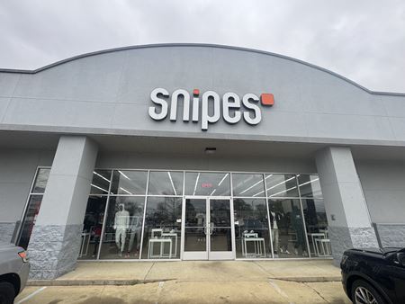 Retail space for Sale at Single Tenant Retail Investment - Snipes Shoe Store - Batesville, MS in Batesville