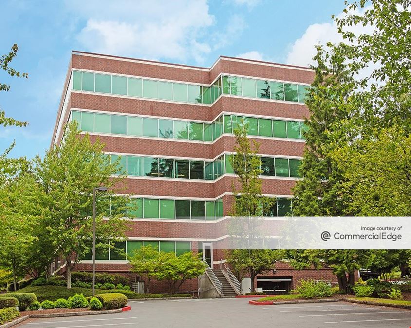 Three Centerpointe