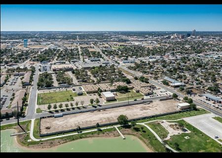 Commercial space at 1100 N Mirror St in Amarillo