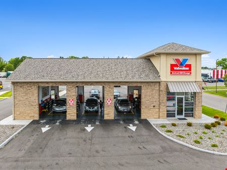 Retail space for Sale at Valvoline in Oakdale