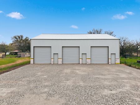 Industrial space for Rent at 193 S Katy Rd in Elm Mott