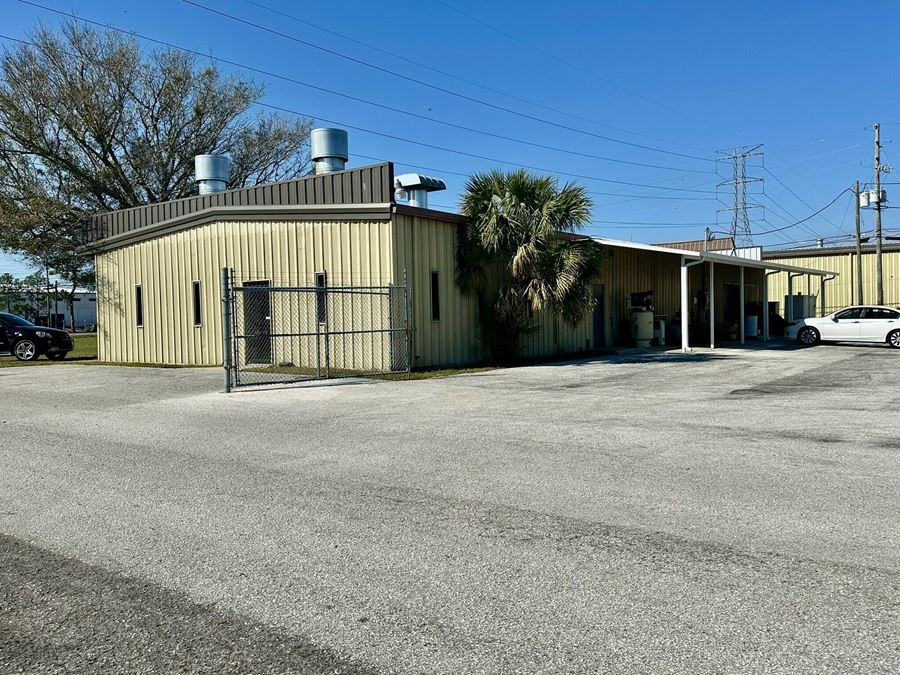 PINELLAS COUNTY WAREHOUSE W/ MANUFACTURING ZONING
