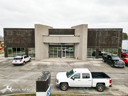 Industrial Showroom, Office & Warehouse | ±13,325 SF | Outdoor Storage | I-75 = 3 Minutes