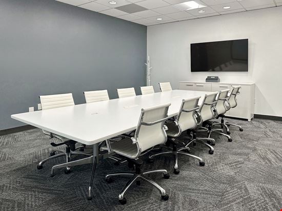 Regus - Alexandria - 211 N Union