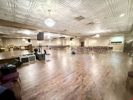 101 W Glade Rd | Retail / Office / Event Space