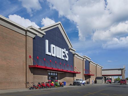Retail space for Rent at Independence Marketplace in Allen Park