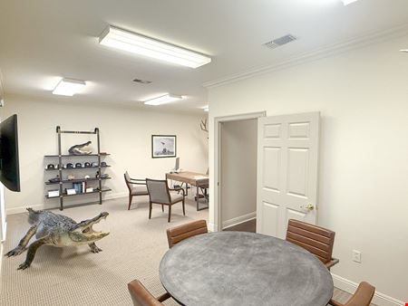 Turnkey Office with 16 Private Offices on Jefferson Hwy